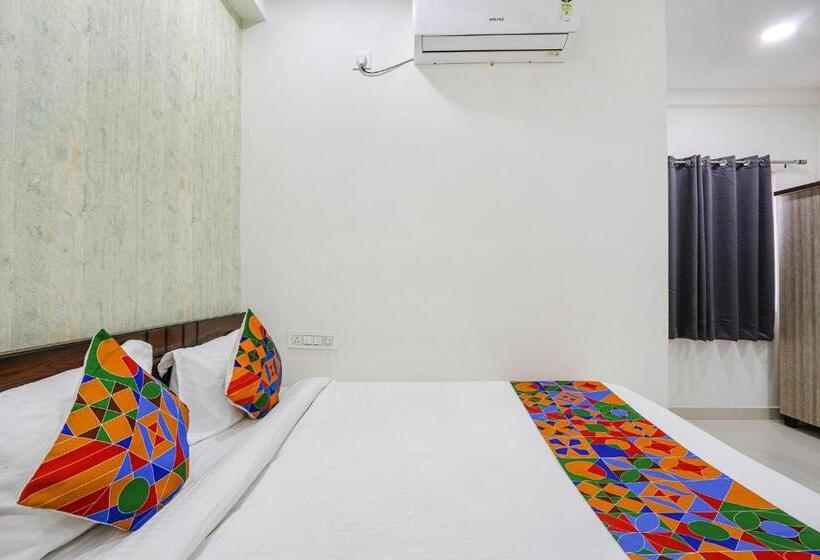 Fabhotel Dream Connect