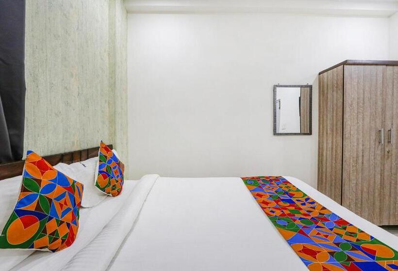 Fabhotel Dream Connect