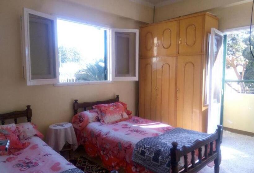 پانسیون Mastonkel