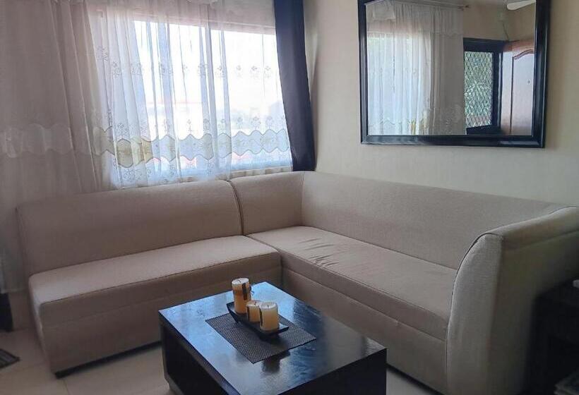 پانسیون October Homes, One Oasis Ortigas