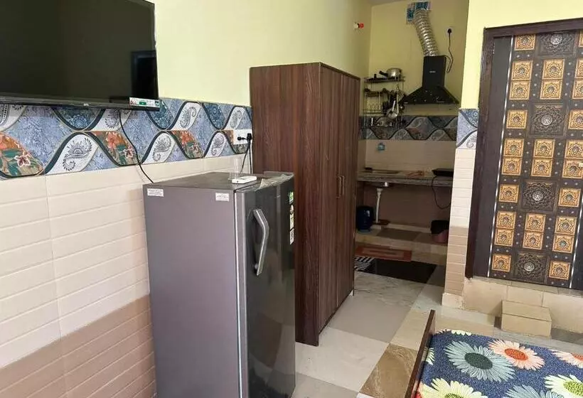 Auberge Gopalji Pg