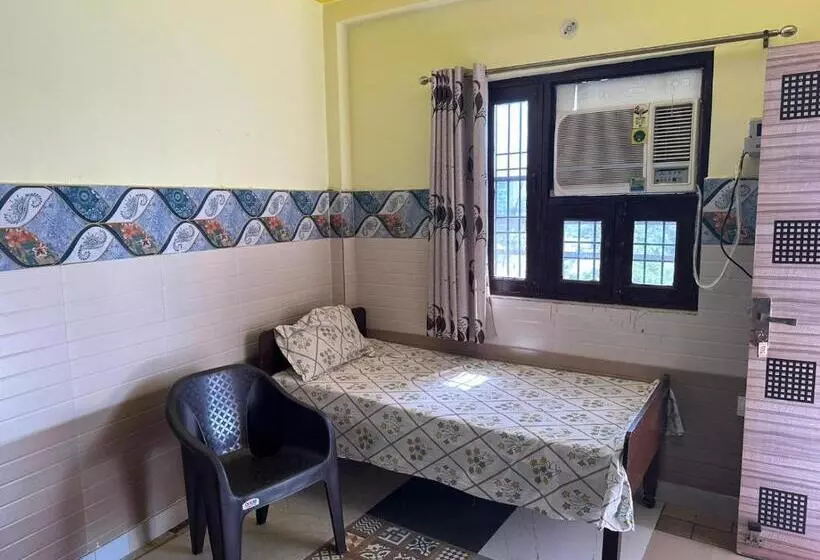 Auberge Gopalji Pg