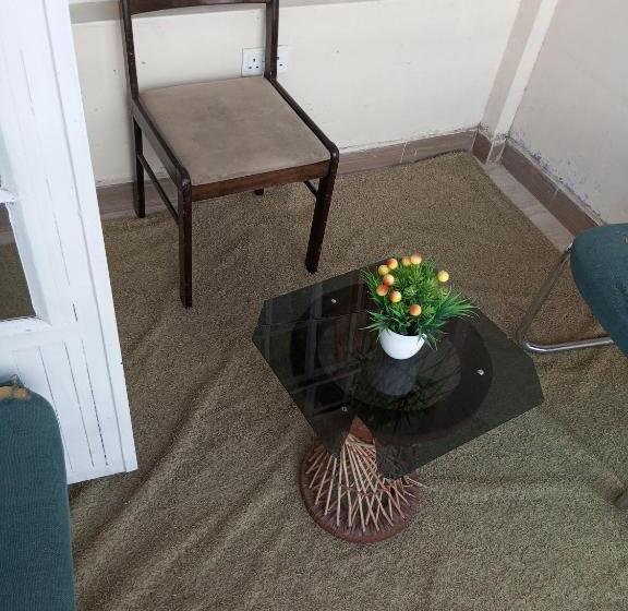 تختخواب و صبحانه Kaime Homes