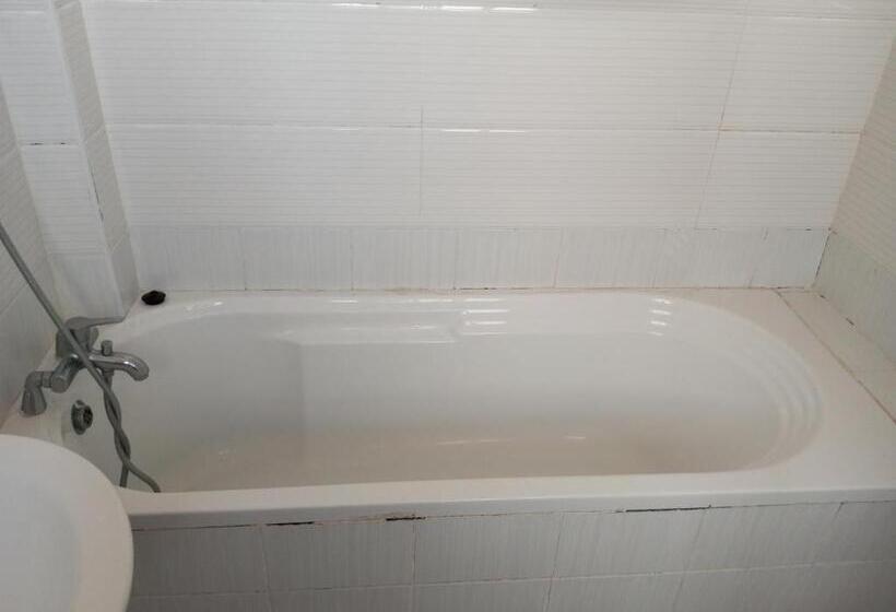 تختخواب و صبحانه Kaime Homes