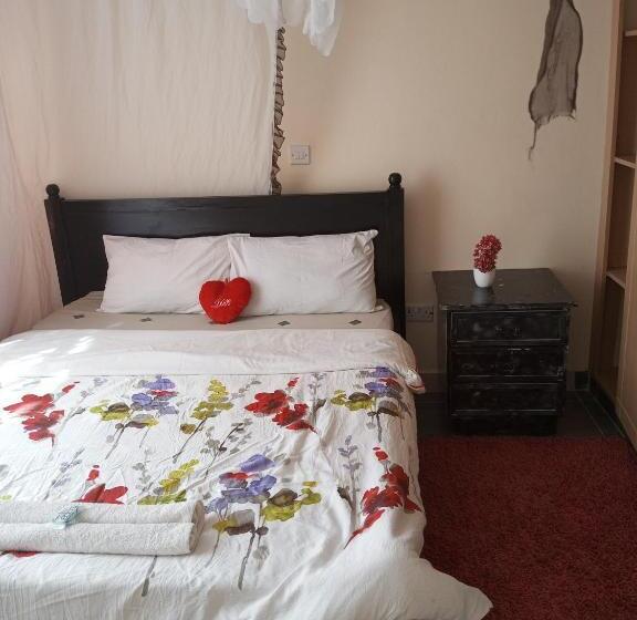 تختخواب و صبحانه Kaime Homes