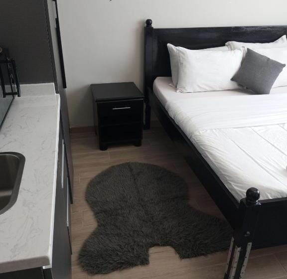 تختخواب و صبحانه Kaime Homes