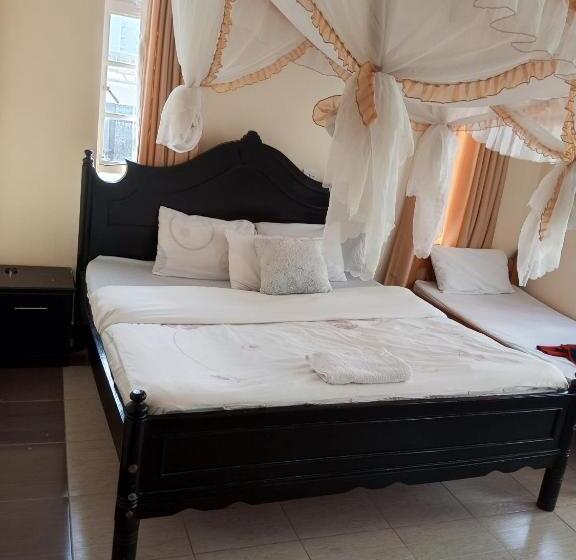 تختخواب و صبحانه Kaime Homes