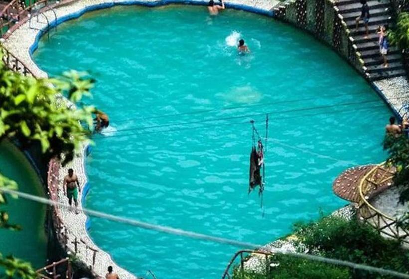 Hotel Aar Kempty Lake Resort