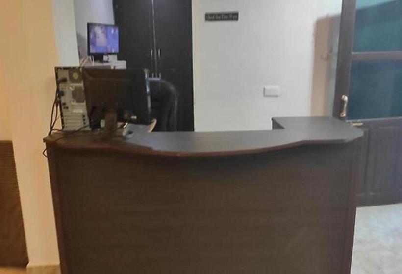 Hotel Aar Kempty Lake Resort