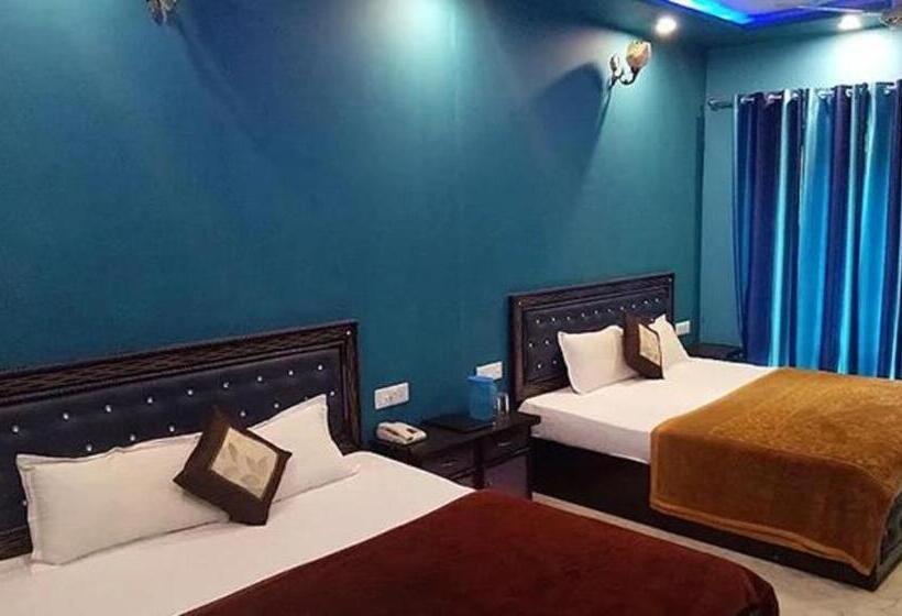 Hotel Aar Kempty Lake Resort