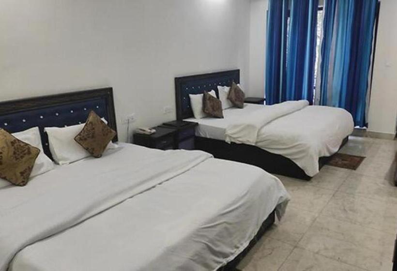 Hotel Aar Kempty Lake Resort