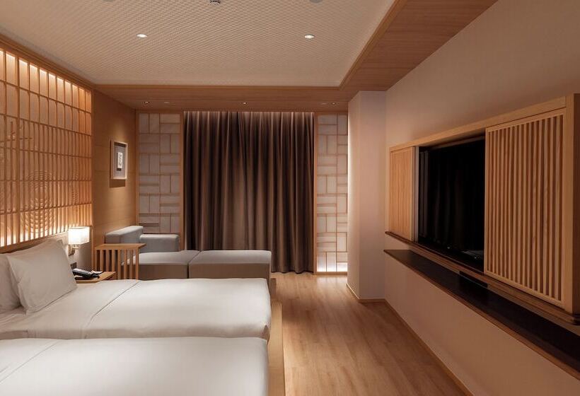 Otel Hyakumangoku Onsen