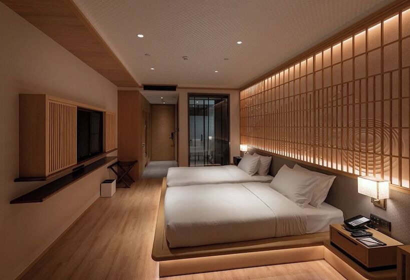 Otel Hyakumangoku Onsen