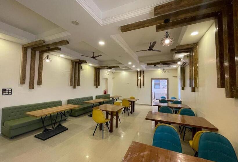 Hotel Jai Hari Vilas