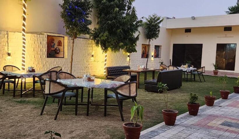 Hotel Jai Hari Vilas