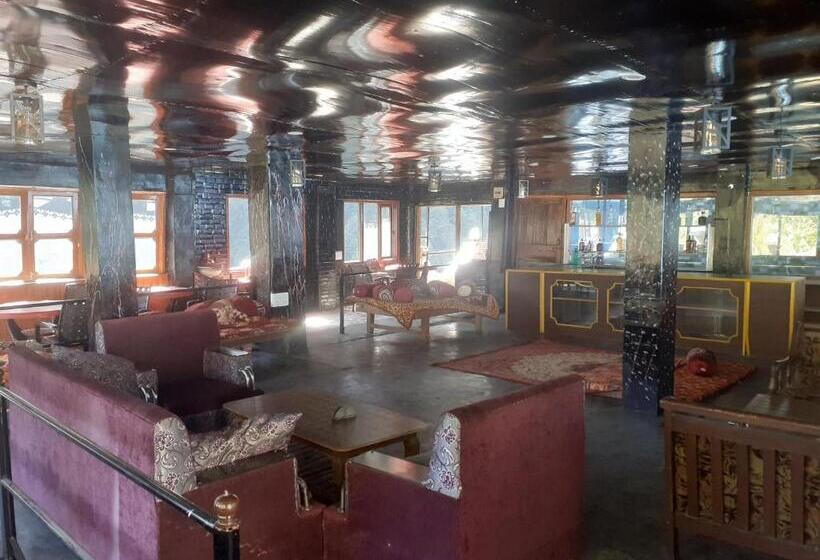 בית מלון כפרי Kheerganga Heights