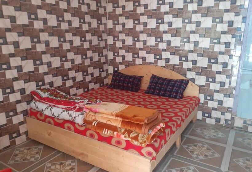 בית מלון כפרי Kheerganga Heights