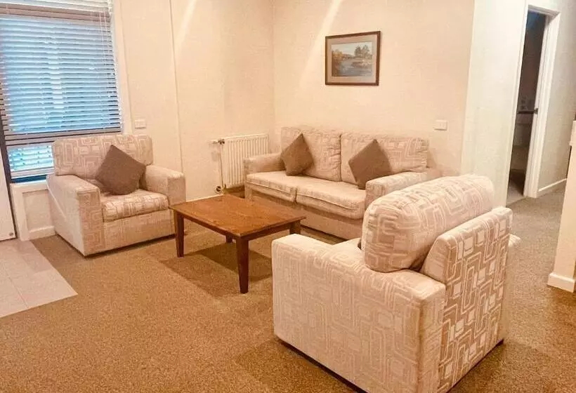 Hotelli Mary Mackillop Heritage Centre