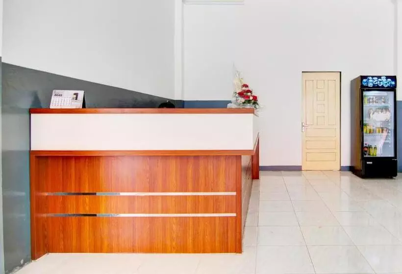 ホテル Oyo 93190 Sartika Gh Syariah