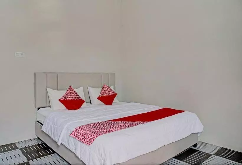 ホテル Oyo 93190 Sartika Gh Syariah