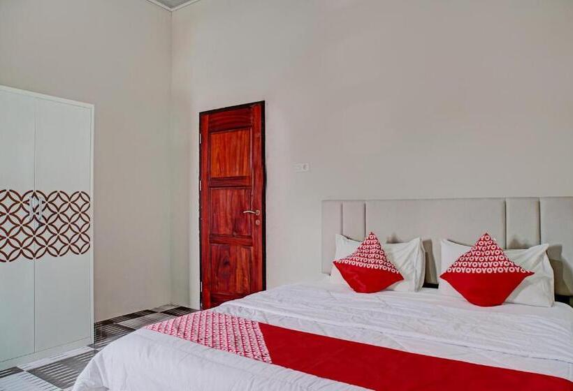 בית מלון כפרי Oyo 93190 Sartika Gh Syariah