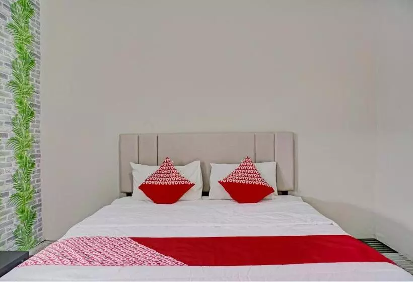 ホテル Oyo 93190 Sartika Gh Syariah