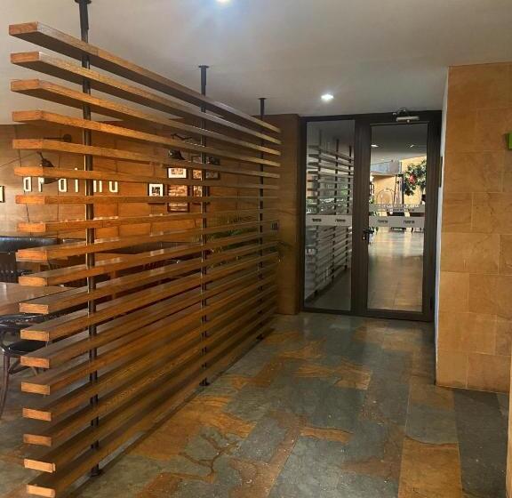 هتل Suite Estelar   A Pasos Del Aeropuerto