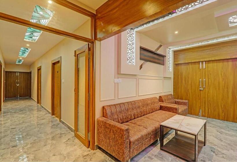 酒店 O Royal Regency Palace