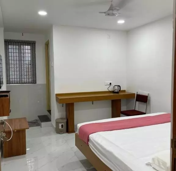 ホテル Vasantham Residenncy And