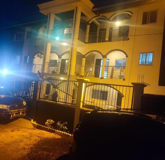 پانسیون Cloudhill