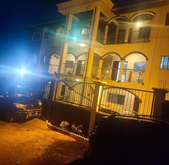 پانسیون Cloudhill