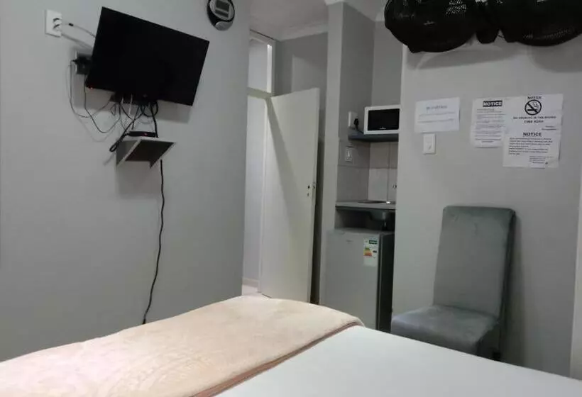 Majatalo Evergreen Guest House Westonaria Town