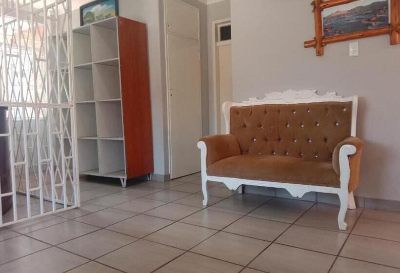 펜션 Evergreen Guest House Westonaria Town