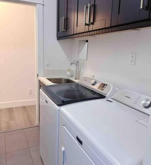 Pansiyon Si & Daniel Home Near Yvr Airport & Skytrain Separate Entry Free Parking