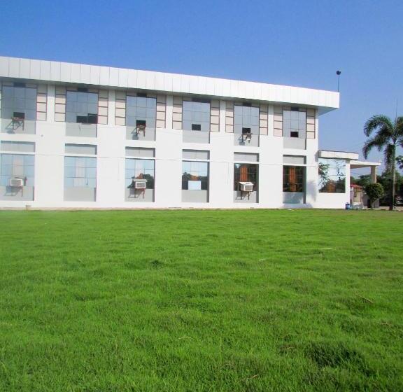 אתר נופש Celebration Green