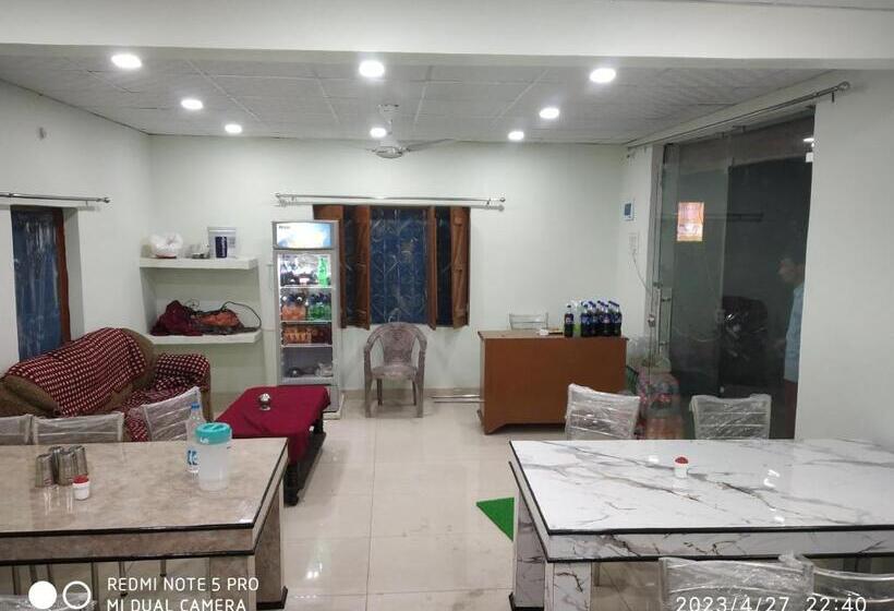 Tirupati Hotel And Restaurant