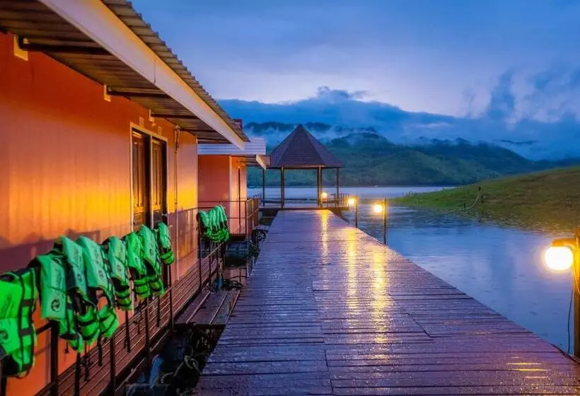 เดอะวอเตอร์ปาร์ครีสอร์ท  The Water Park Resort