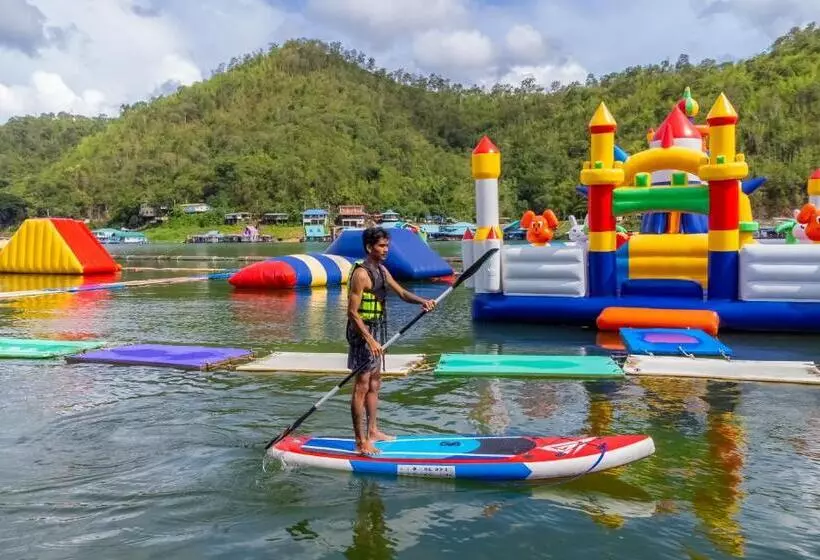 เดอะวอเตอร์ปาร์ครีสอร์ท  The Water Park Resort