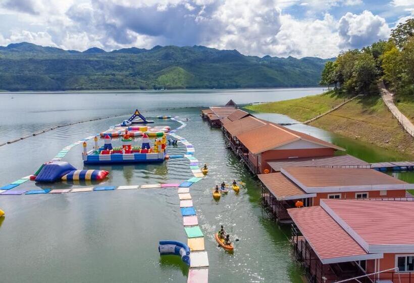 เดอะวอเตอร์ปาร์ครีสอร์ท The Water Park Resort