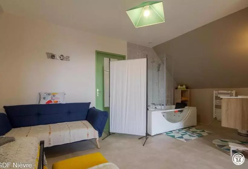 Aamiaismajoitus (B&B) Les Volets Bleus