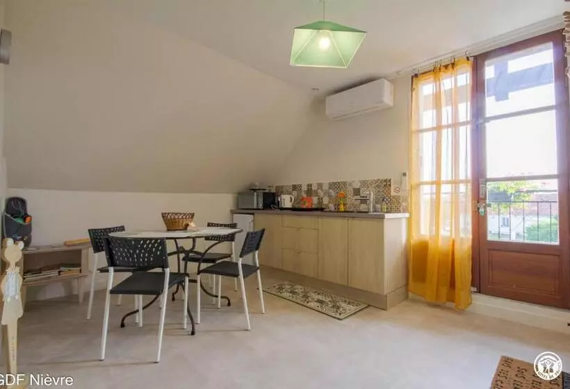 Aamiaismajoitus (B&B) Les Volets Bleus