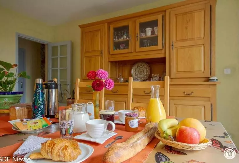 Aamiaismajoitus (B&B) Les Volets Bleus