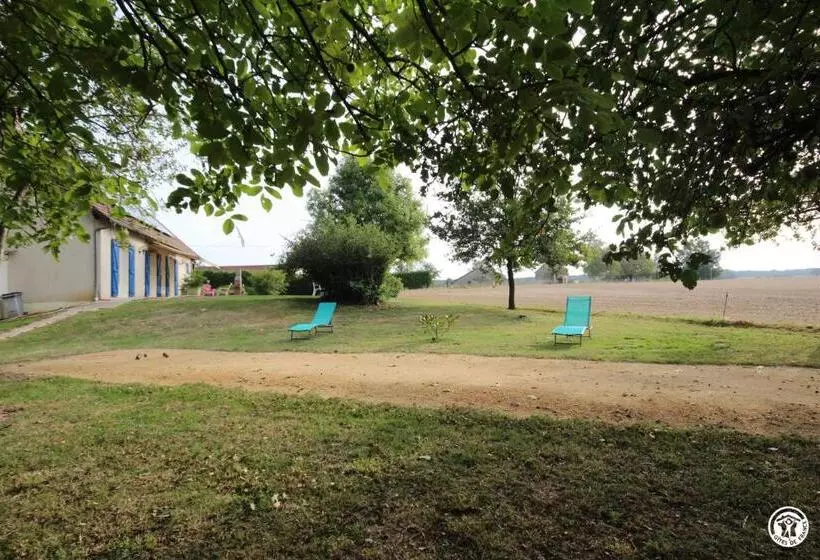 Aamiaismajoitus (B&B) Les Volets Bleus