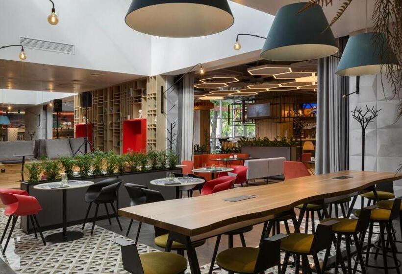 Hotel Ibis Kyiv Beresteiska