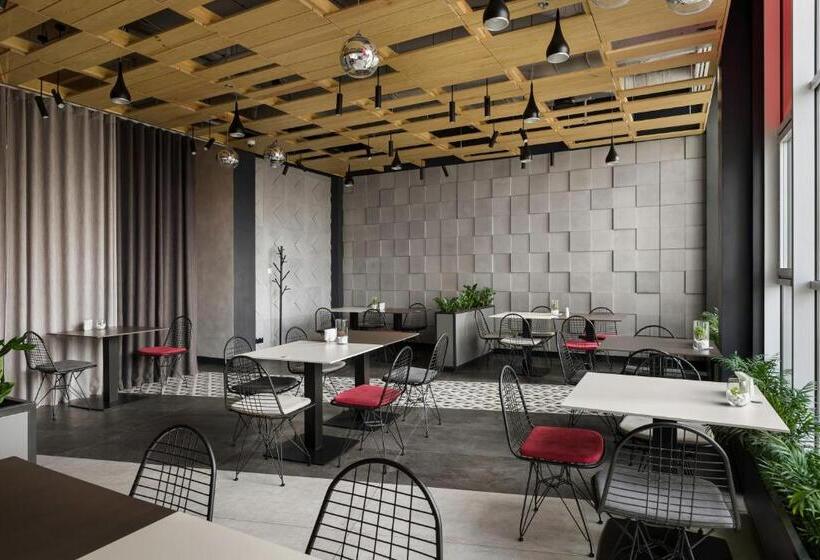 Hotel Ibis Kyiv Beresteiska