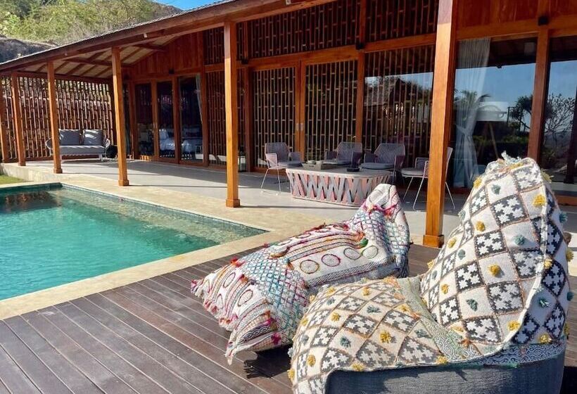 Hotel Lobster Bay Lombok