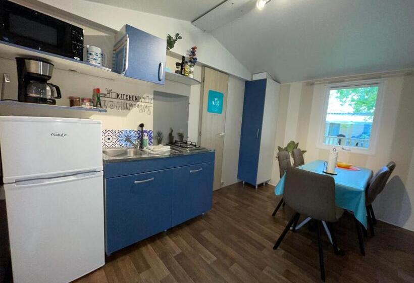 بنسيون La Petite Maison C14   Hopla Bnb