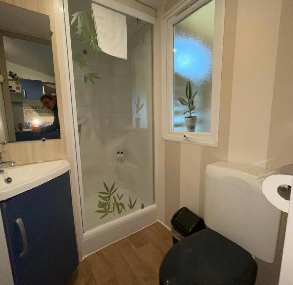 بنسيون La Petite Maison C14   Hopla Bnb