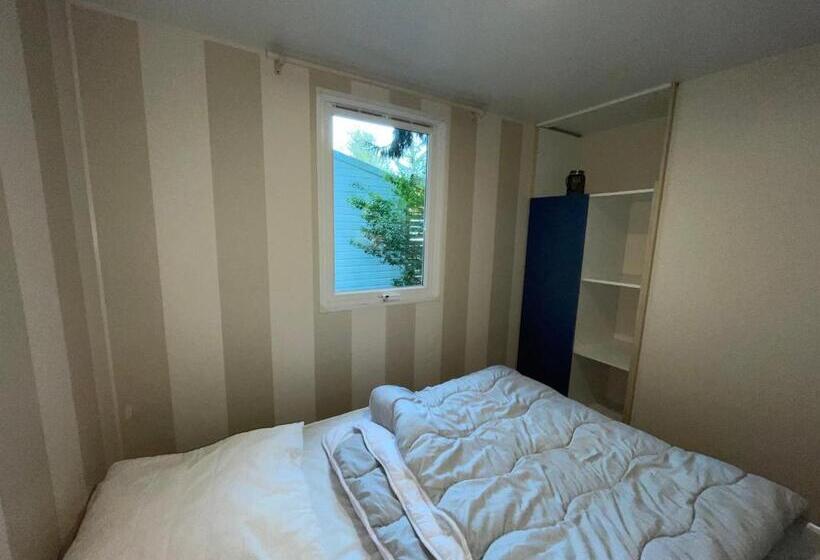 بنسيون La Petite Maison C14   Hopla Bnb