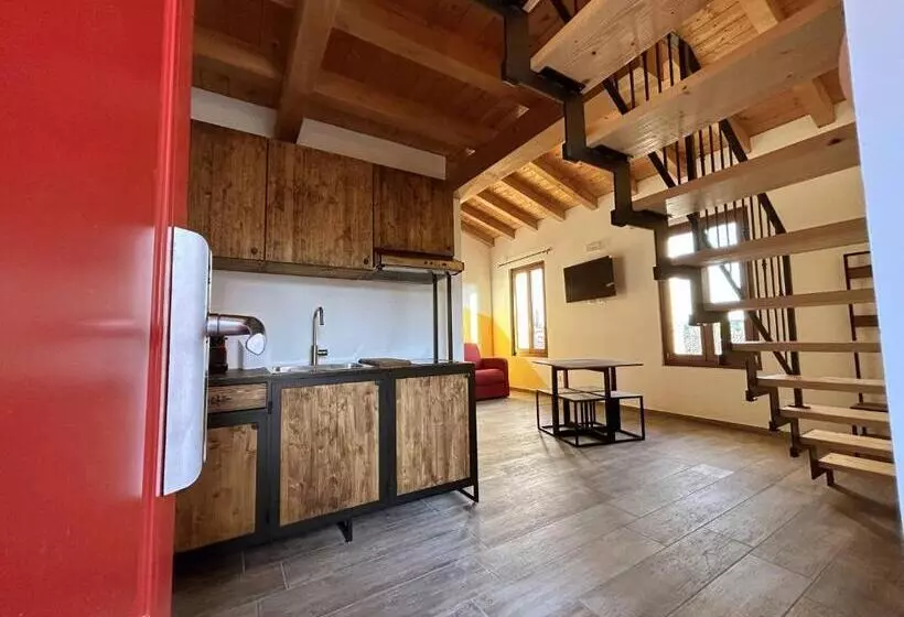 ペンション La Volpe Rossa Rooms And Apartments